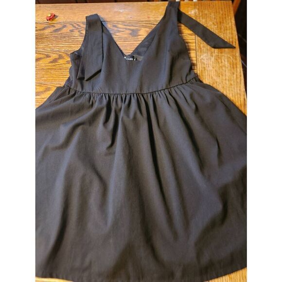 Tuckernuck Pomander Place Tie Knot Sleeve Black Mini Dress sz Small - Picture 2 of 5